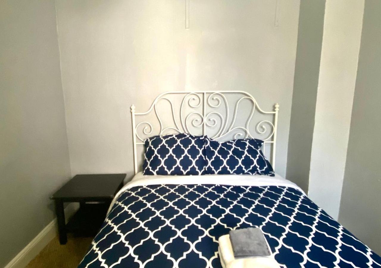 Clover 2900 - Apartment And Rooms With Private Bathroom Near Washington Ave South Philly Philadelphia Szoba fotó