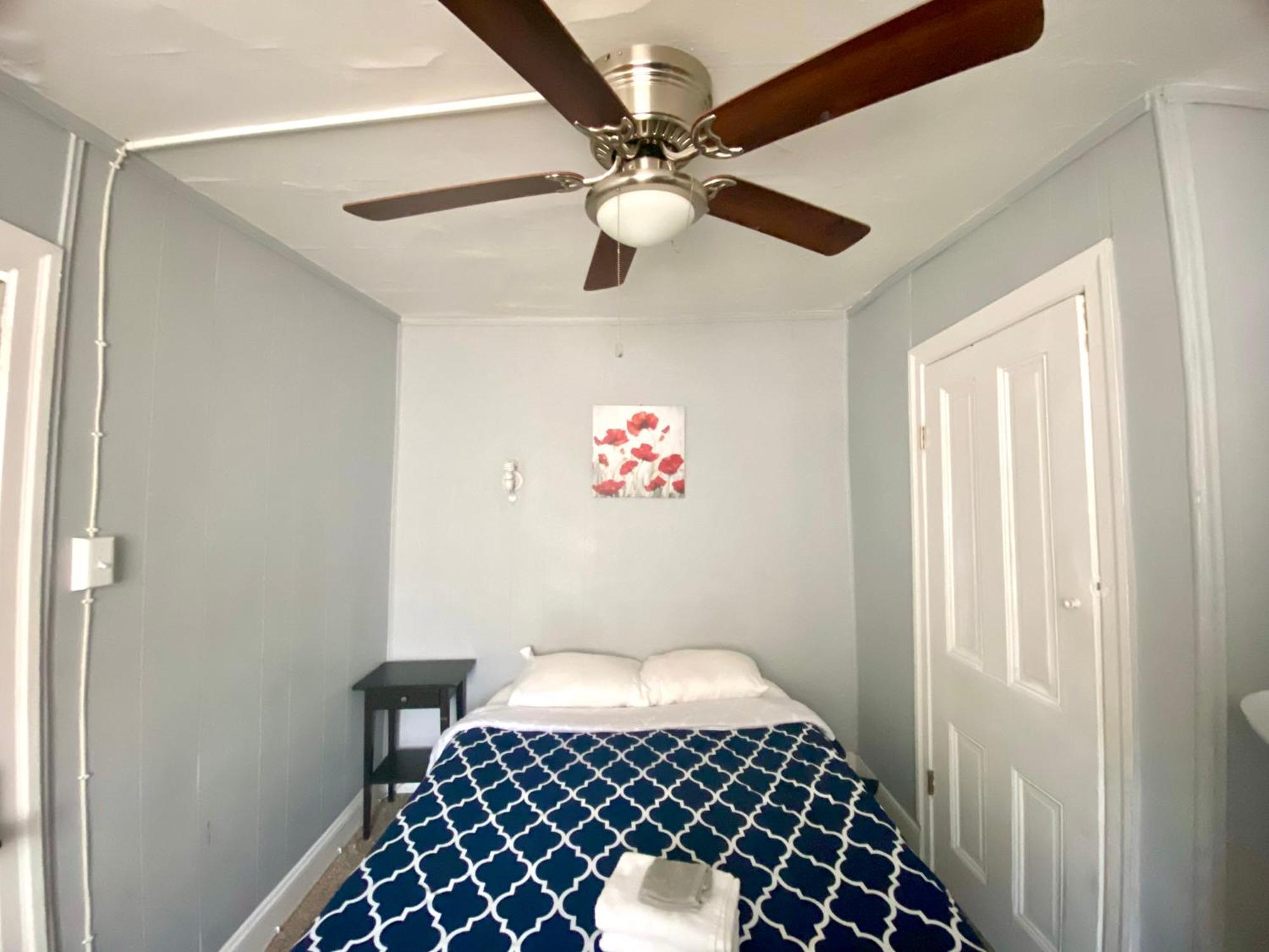 Clover 2900 - Apartment And Rooms With Private Bathroom Near Washington Ave South Philly Philadelphia Szoba fotó